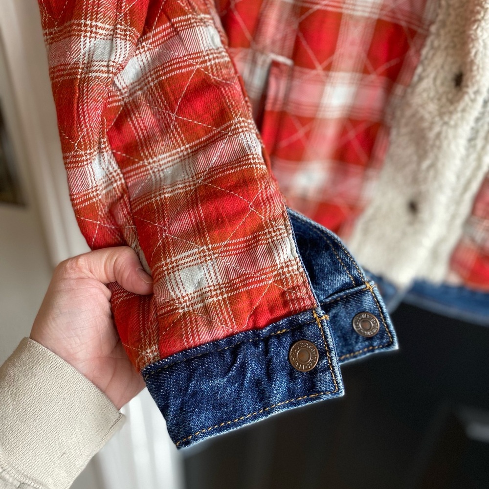 Levi's Women's Original Sherpa Reversible Trucker Jacket-Size M - Picture 12 of 15